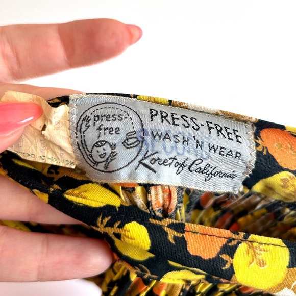 1960s Vintage Koret of California Press-Free Plissé Cotton Skirt – Wash ’n Wear - Picture 6 of 6